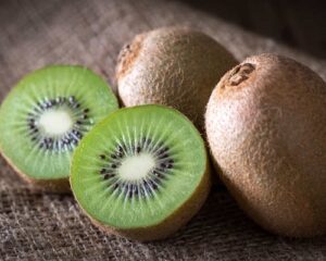 Juicy Kiwi – High Vitamin C Fresh Fruit Supplier