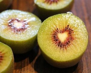 Mezuva Red Fresh Kiwi Fruit – High Shelf Life & Quality